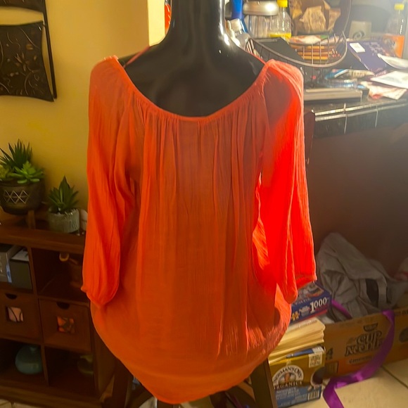 Stylish Hi-Lo Top, 3/4 elastic sleeves. - Picture 3 of 7
